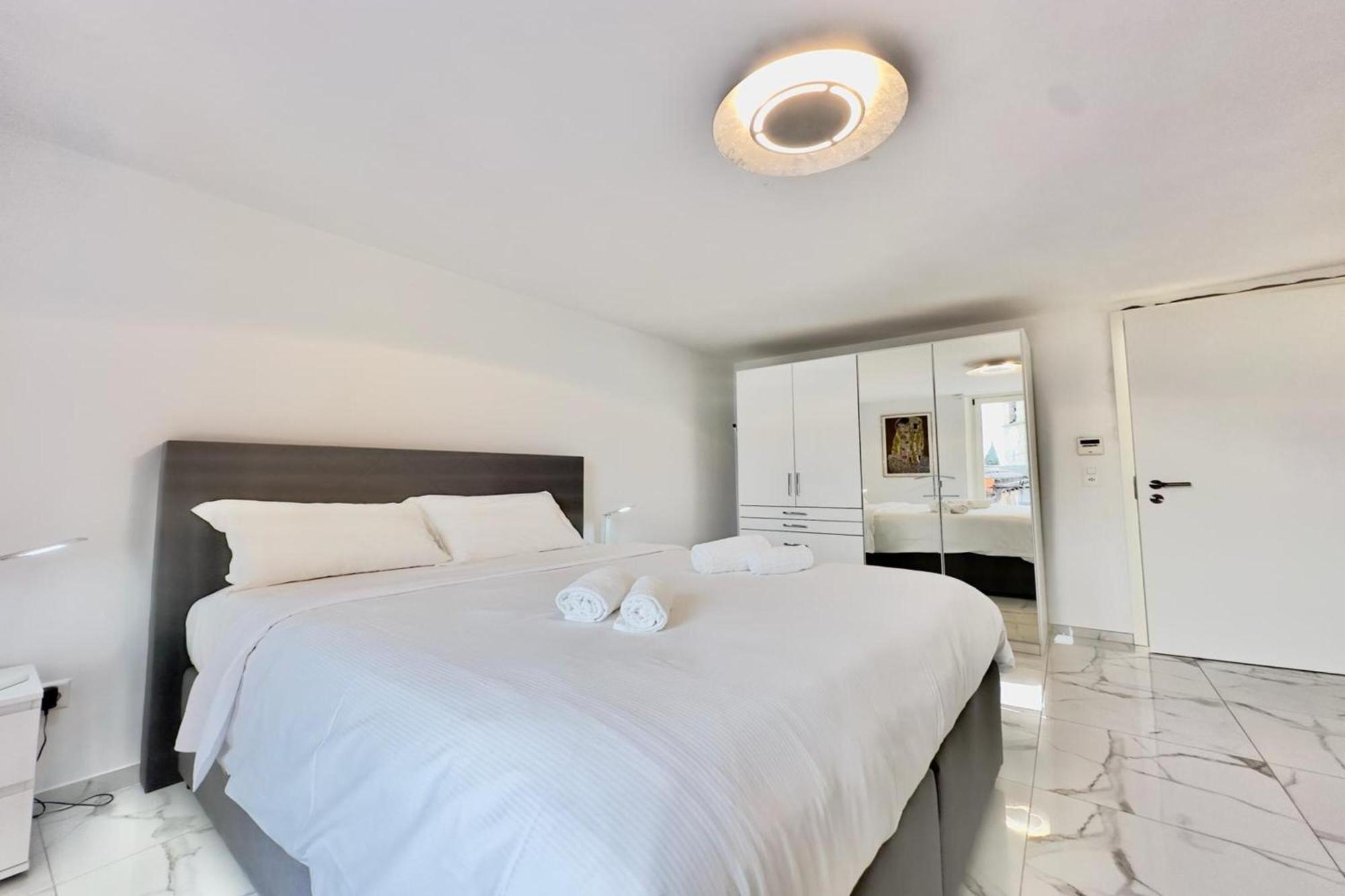 Yellow View Apartment - Happy Rentals Ronco sopra Ascona Buitenkant foto