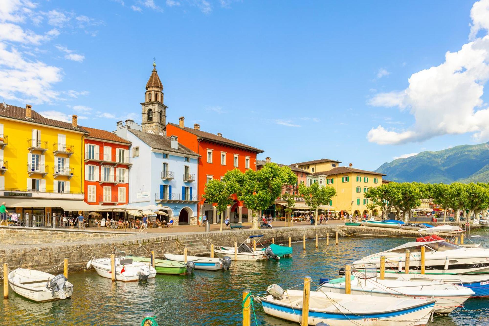 Yellow View Apartment - Happy Rentals Ronco sopra Ascona Buitenkant foto