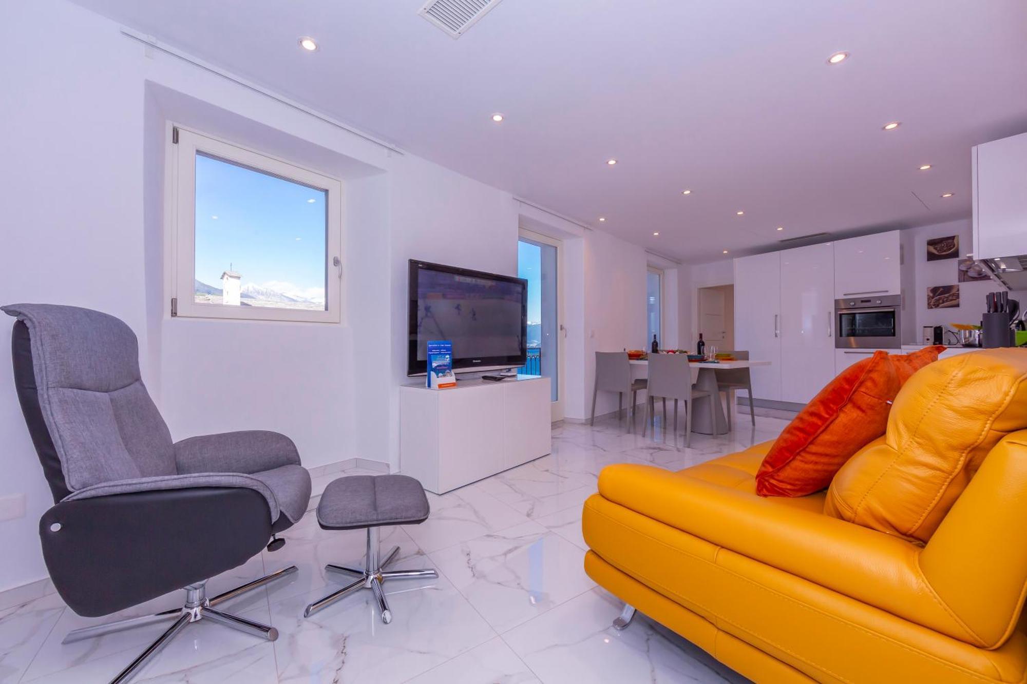 Yellow View Apartment - Happy Rentals Ronco sopra Ascona Buitenkant foto