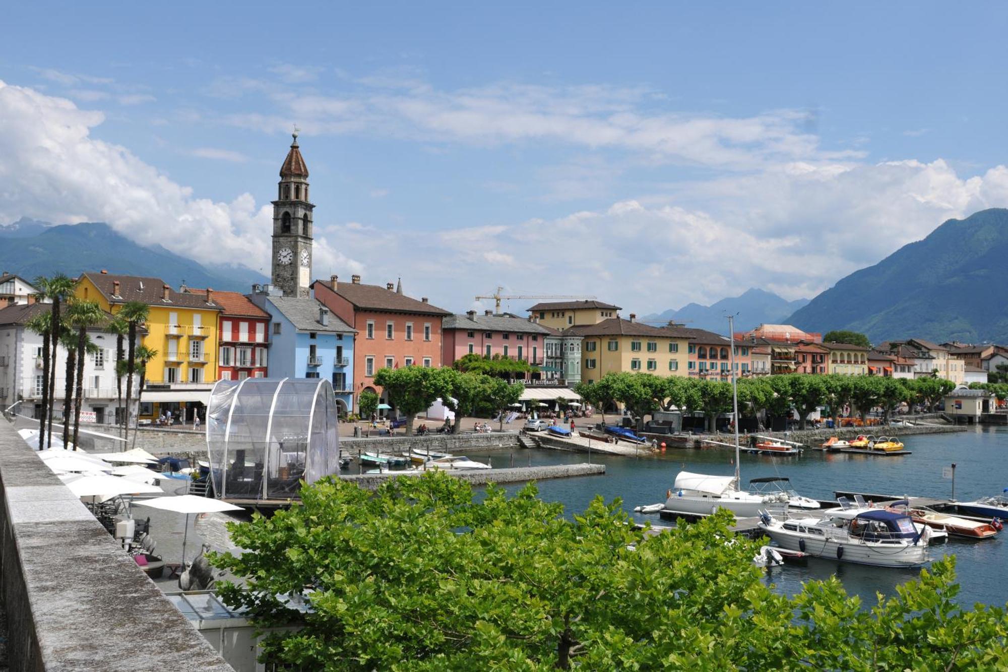 Yellow View Apartment - Happy Rentals Ronco sopra Ascona Buitenkant foto