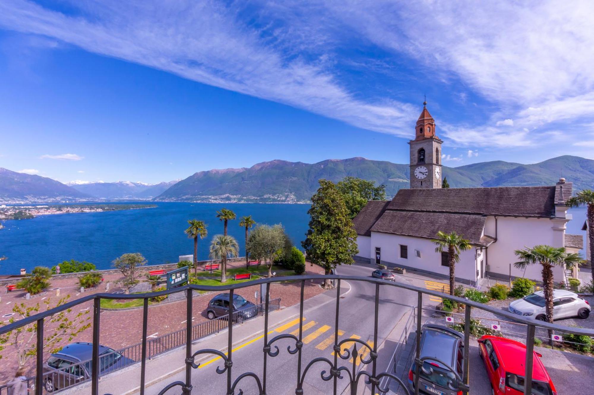 Yellow View Apartment - Happy Rentals Ronco sopra Ascona Buitenkant foto